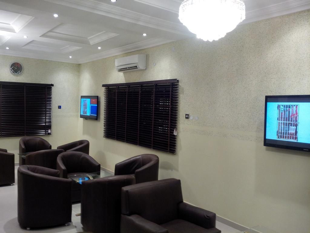 Haute Aparthotel Икея Экстерьер фото